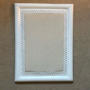 Picture hanging board